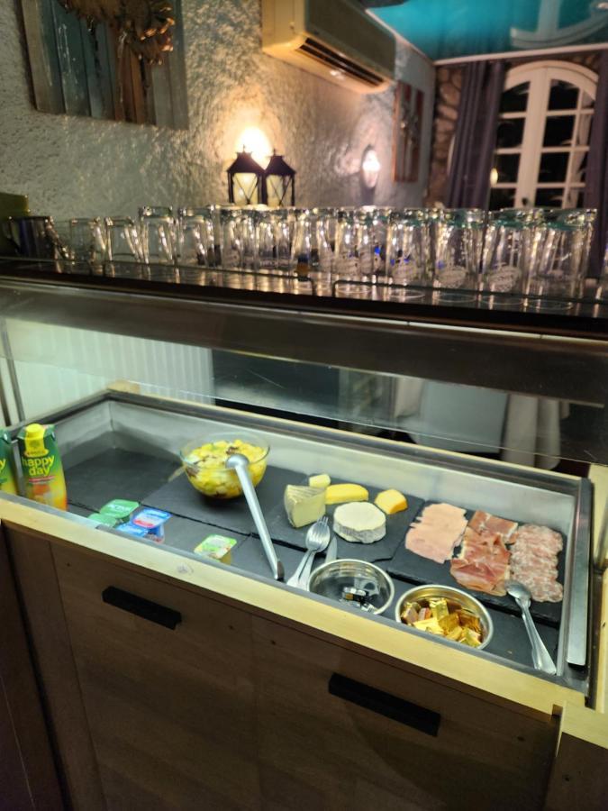 Logis Hotel Restaurant Les Charmettes Argelès-sur-Mer Eksteriør bilde
